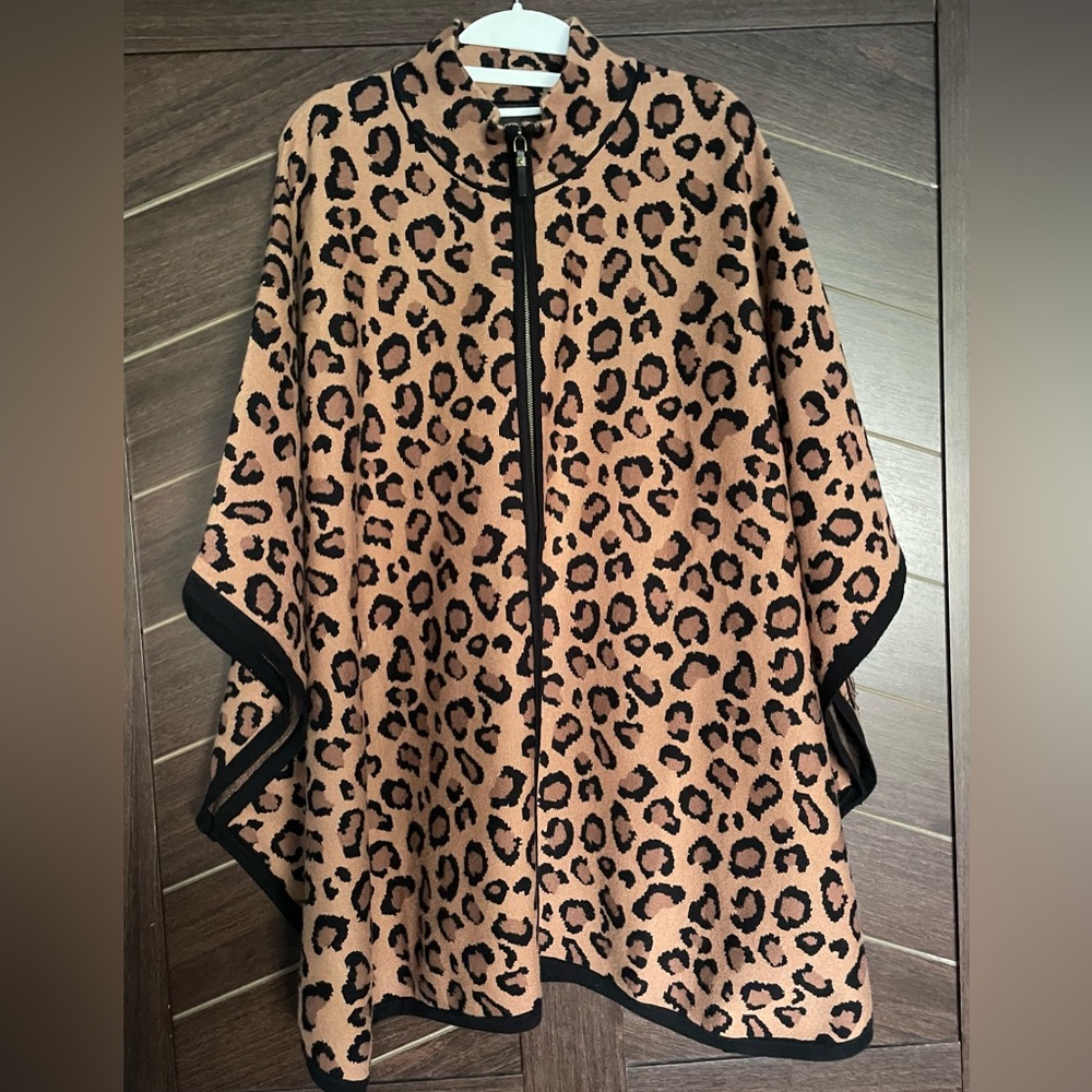 Tahari leopard cape poncho full zippered front mock neck 2X